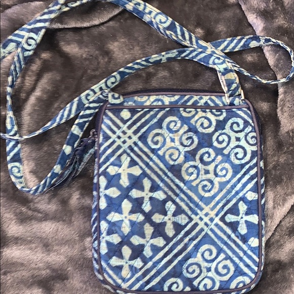 Vera Bradley Women’s Across Shoulder Tote Bag - Picture 3 of 5